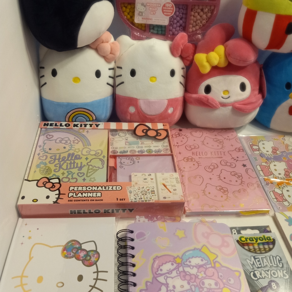 Hello Kitty Bundle - Picture 2 of 4